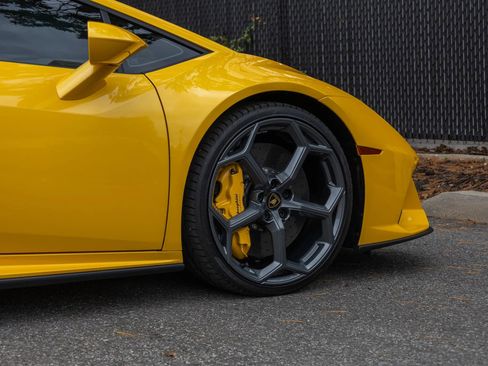 Used 2024 Lamborghini Huracan EVO image 20