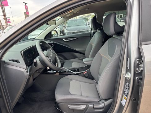 Used 2026 Kia Niro LX FWD image 24