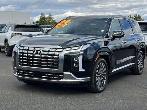 Used 2024 Hyundai Palisade Calligraphy image 1