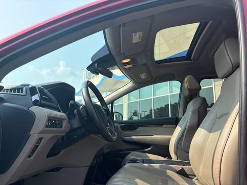 Used 2023 Honda Odyssey Elite image 11