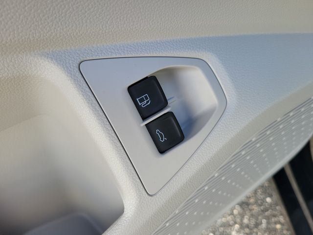 Certified 2023 Volkswagen Jetta SE w/ Panoramic Sunroof Package FWD image 15