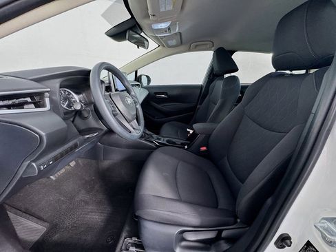 Used 2021 Toyota Corolla LE image 15