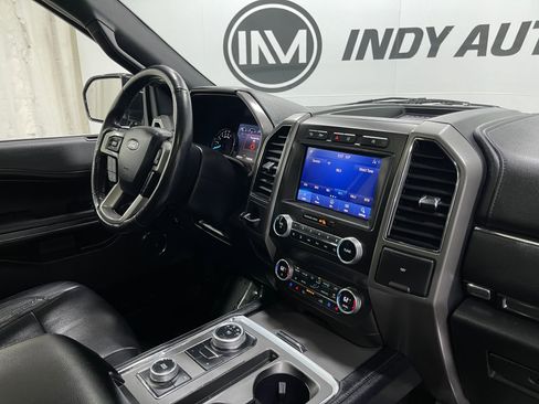 Used 2021 Ford Expedition XLT image 16