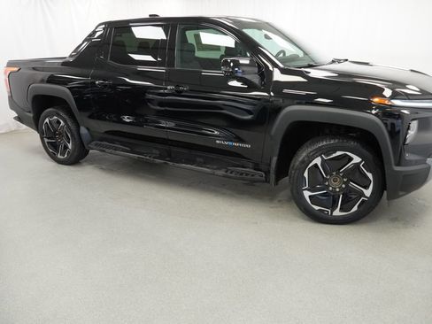 New 2026 Chevrolet Silverado EV LT AWD/4WD image 5