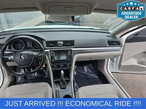 Used 2018 Volkswagen Passat 2.0T R-Line w/ R-Line Lighting Package FWD image 15