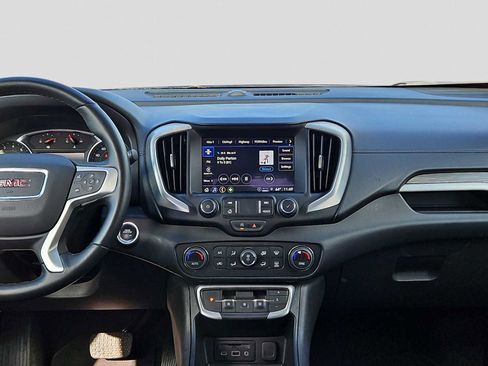 Used 2024 GMC Terrain SLT image 15