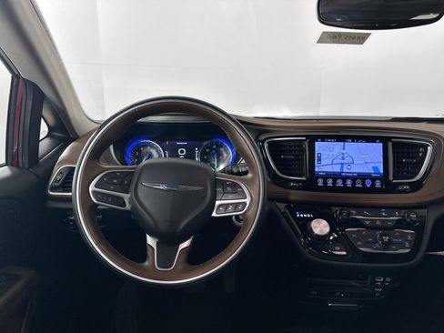 Used 2017 Chrysler Pacifica Limited FWD image 29