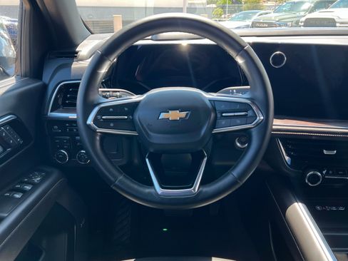 Used 2025 Chevrolet Suburban Premier AWD/4WD image 13