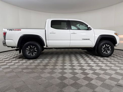 Used 2023 Toyota Tacoma TRD Off-Road w/ Black Out Package (TMS) AWD/4WD image 7