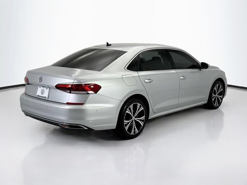 Used 2020 Volkswagen Passat 2.0T SEL FWD image 5