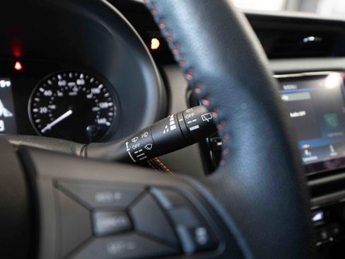 Used 2024 Nissan Kicks SR image 14