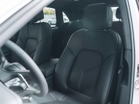 New 2026 Porsche Macan GTS image 5