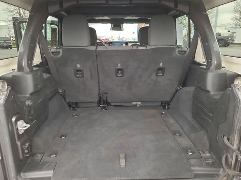 Used 2024 Jeep Wrangler Sport image 27