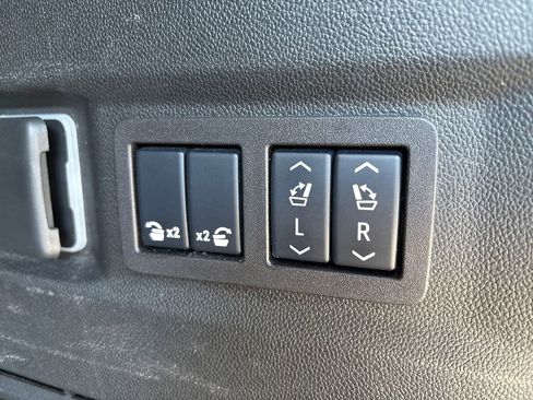 Certified 2024 GMC Yukon Denali RWD image 61