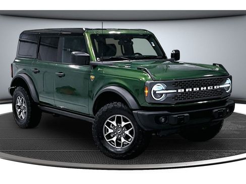 Used 2025 Ford Bronco Badlands image 2