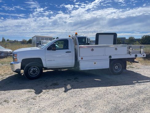Used 2019 Chevrolet Silverado 3500 W/T w/ WT Convenience Package RWD image 3