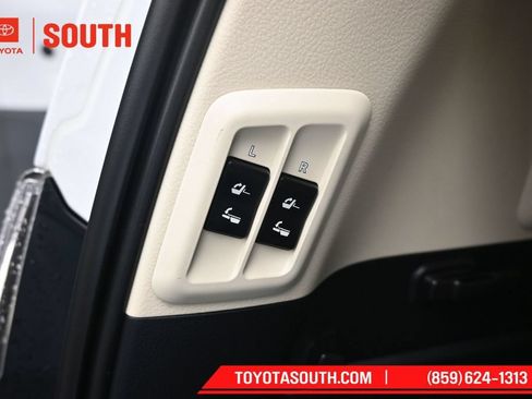 Used 2023 Lexus GX 460 Premium AWD/4WD image 37