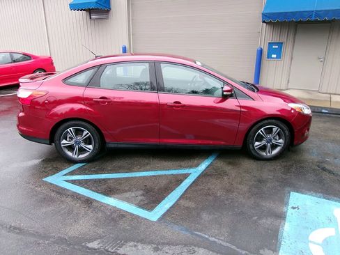 Used 2014 Ford Focus SE w/ SE Sport Package FWD image 6