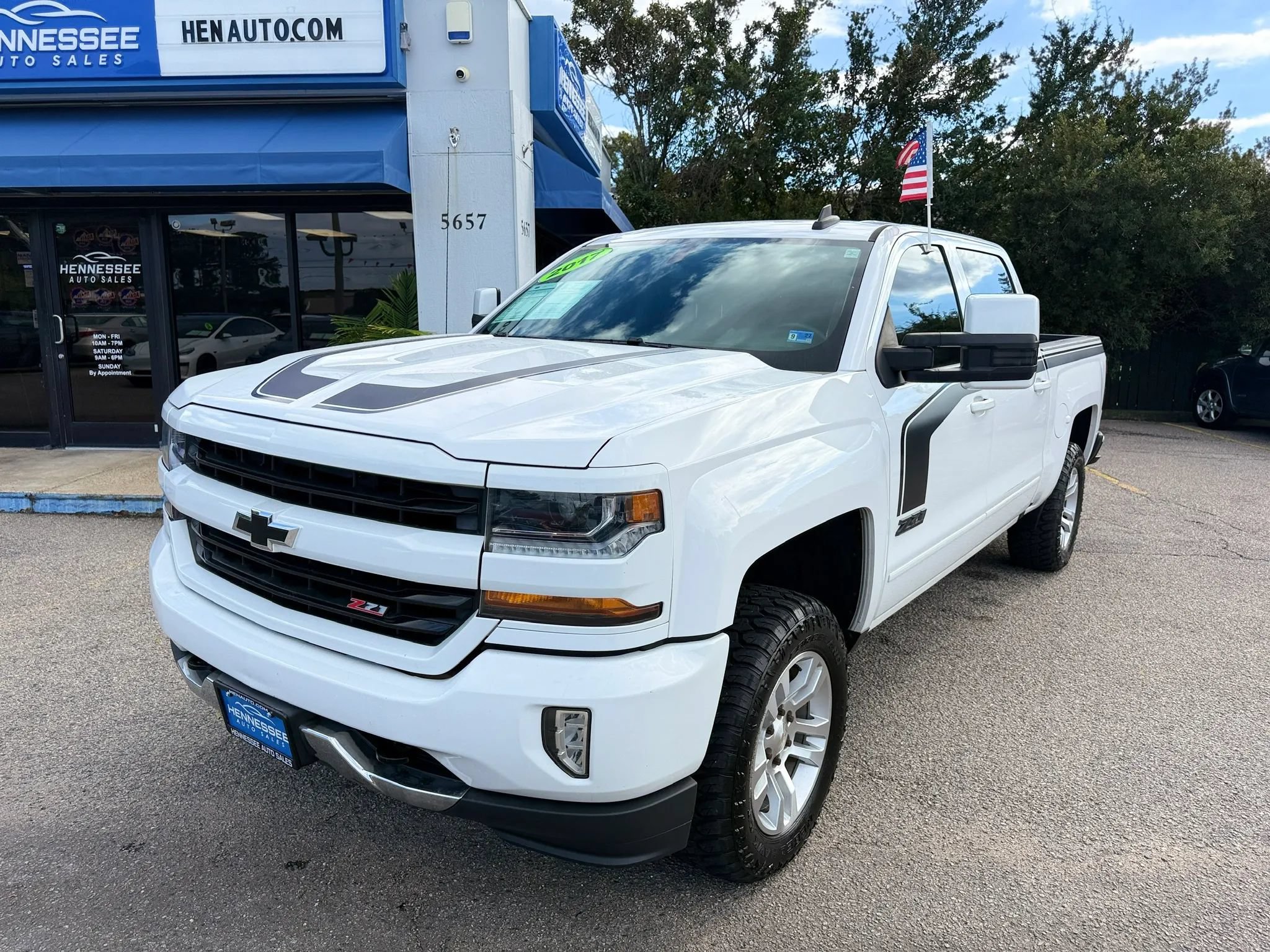 Used 2017 Chevrolet Silverado 1500 LT w/ Rally 2 Edition AWD/4WD image 18