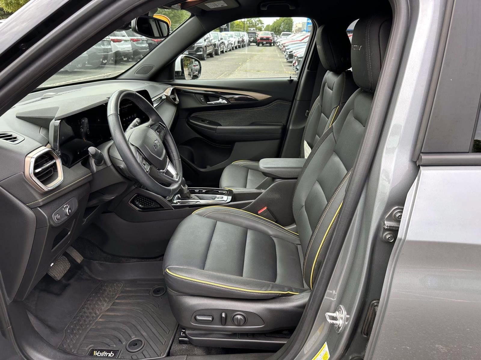 Used 2024 Chevrolet TrailBlazer ACTIV w/ Convenience Package AWD/4WD image 11
