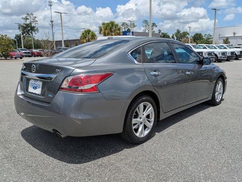 Used 2014 Nissan Altima 2.5 SV FWD image 3