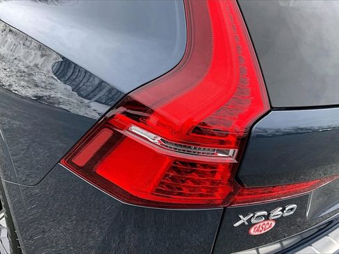 Certified 2023 Volvo XC60 B5 Plus w/ Protection Package Premier image 22