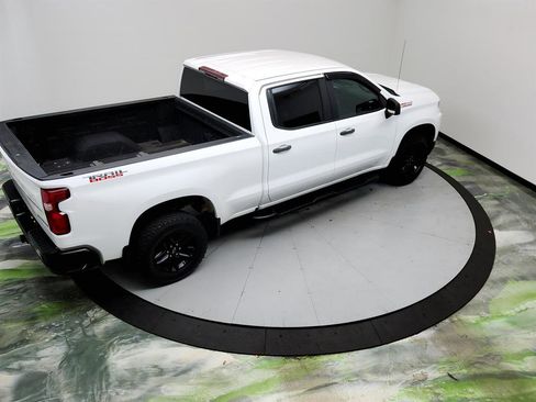 Used 2020 Chevrolet Silverado 1500 Custom Trail Boss w/ Custom Convenience Package AWD/4WD image 31