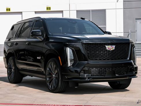 Used 2026 Cadillac Escalade V w/ LPO, Floor Liner Package image 20