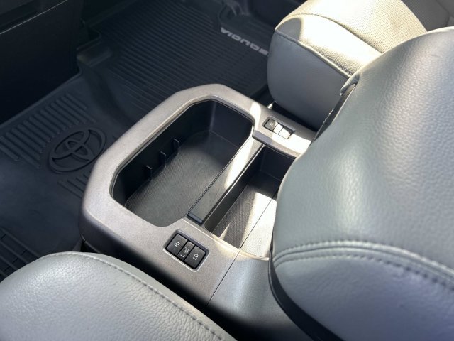Used 2015 Toyota Sequoia Platinum AWD/4WD image 20