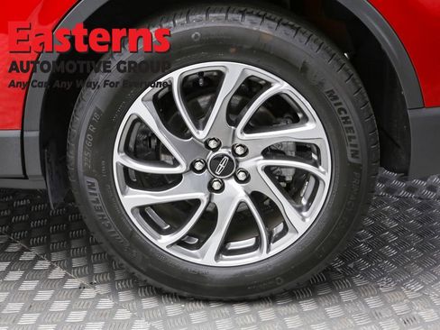 Used 2022 Lincoln Corsair Standard w/ Equipment Group 101A image 8