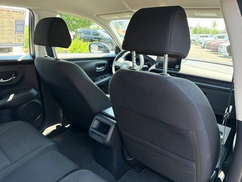 Used 2025 Honda HR-V LX image 14