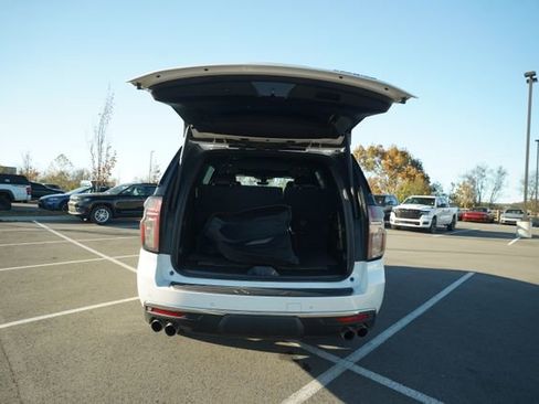 Used 2021 Chevrolet Tahoe Premier w/ Premium Package image 18
