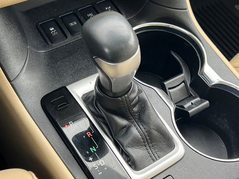 Certified 2019 Toyota Highlander XLE image 27