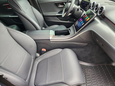 Used 2025 Mercedes-Benz C 300 Sedan image 7