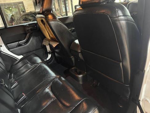 Used 2014 Jeep Wrangler Unlimited Sahara AWD/4WD image 11