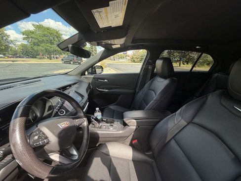 Used 2022 Cadillac XT4 Sport w/ Enhanced Visibility Package AWD/4WD image 9