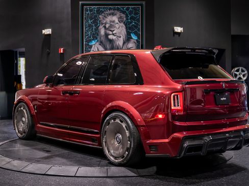 Used 2022 Rolls-Royce Cullinan Black Badge w/ Dark Exterior Package image 7