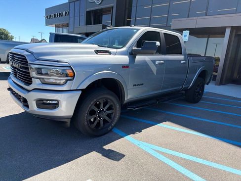 Used 2022 RAM 2500 Laramie AWD/4WD image 2
