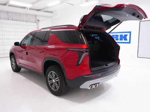 New 2026 Chevrolet Traverse LT w/ Driver Confidence Package image 9