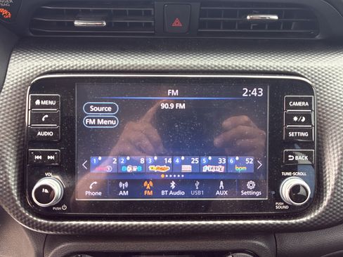 Used 2021 Nissan Kicks SV FWD image 30