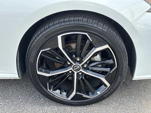 Used 2025 Nissan Altima 2.5 SR FWD image 4