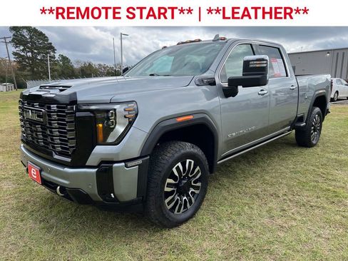 Used 2025 GMC Sierra 2500 Denali Ultimate image 3