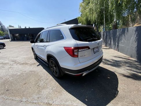 Used 2021 Honda Pilot Touring image 4