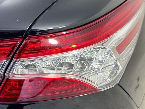 Used 2018 Toyota Camry XLE w/ Audio Package FWD image 34