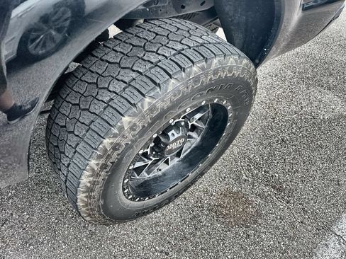 Used 2013 Ford F250 Platinum w/ FX4 Off Road Pkg AWD/4WD image 8