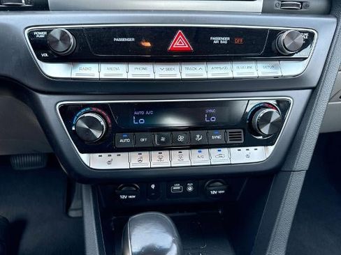 Used 2019 Hyundai Sonata SEL image 11