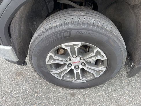 Used 2025 GMC Sierra 1500 SLT image 11