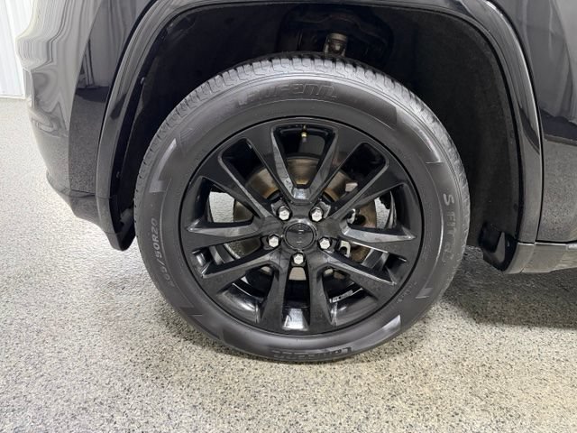 Used 2018 Jeep Grand Cherokee Altitude AWD/4WD image 26