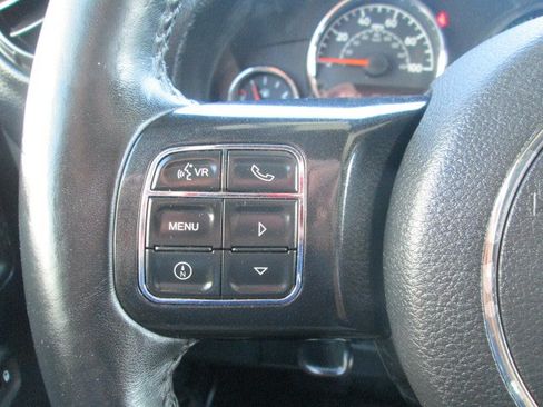 Used 2018 Jeep Wrangler Unlimited Rubicon AWD/4WD image 23
