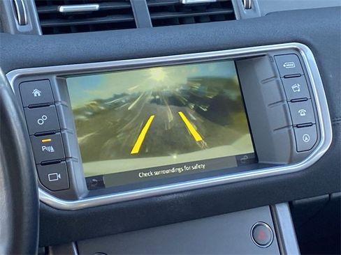 Used 2019 Land Rover Range Rover Evoque SE image 15